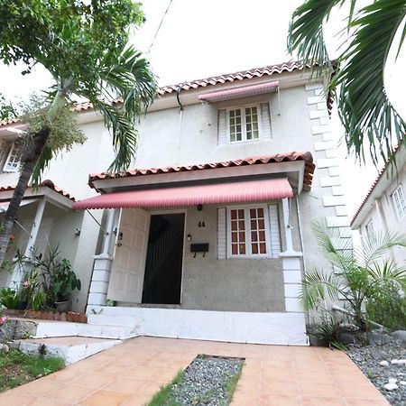 Cozy 2 Bedroom Townhouse In Gated Community, Kgn8 Newly Installed Solar Hot Water System Kingston Eksteriør bilde