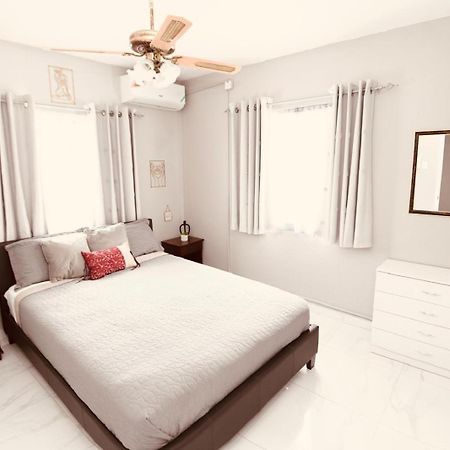 Cozy 2 Bedroom Townhouse In Gated Community, Kgn8 Newly Installed Solar Hot Water System Kingston Eksteriør bilde