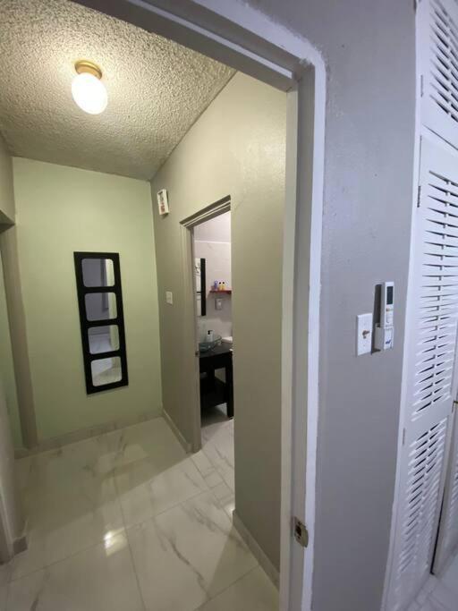 Cozy 2 Bedroom Townhouse In Gated Community, Kgn8 Newly Installed Solar Hot Water System Kingston Eksteriør bilde