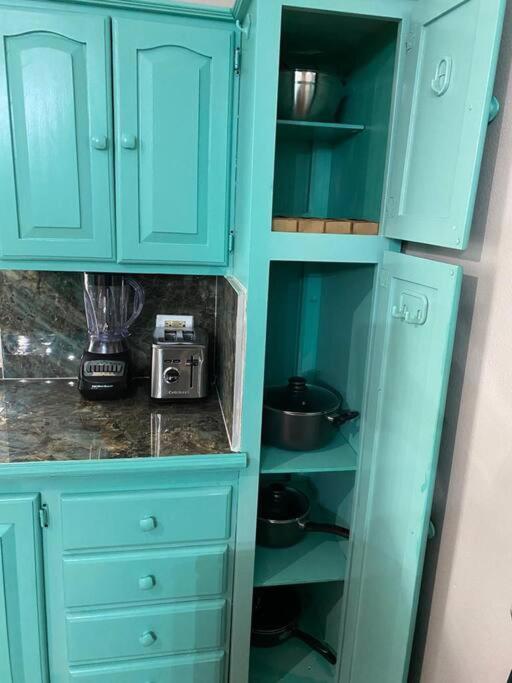 Cozy 2 Bedroom Townhouse In Gated Community, Kgn8 Newly Installed Solar Hot Water System Kingston Eksteriør bilde