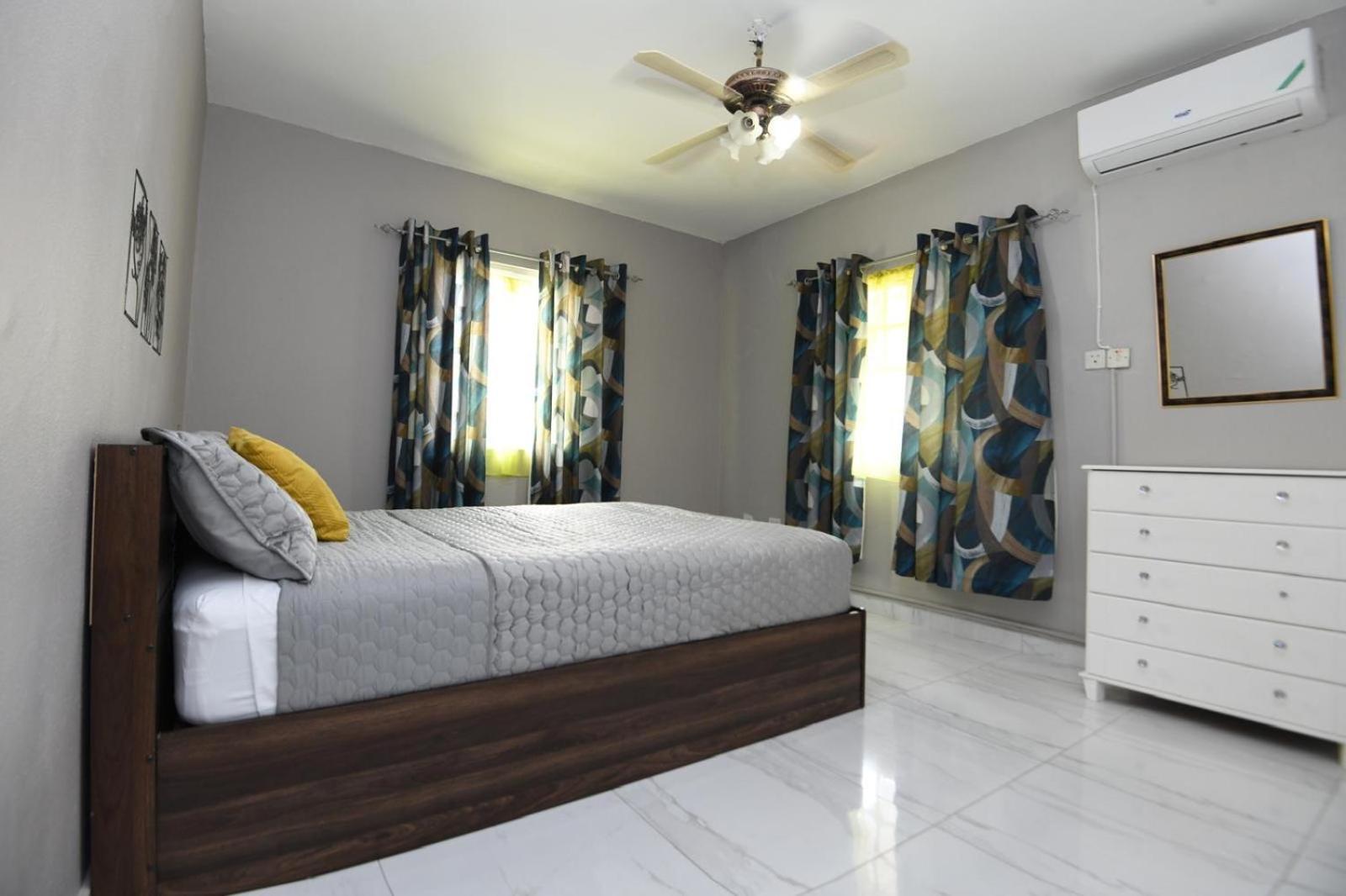 Cozy 2 Bedroom Townhouse In Gated Community, Kgn8 Newly Installed Solar Hot Water System Kingston Eksteriør bilde