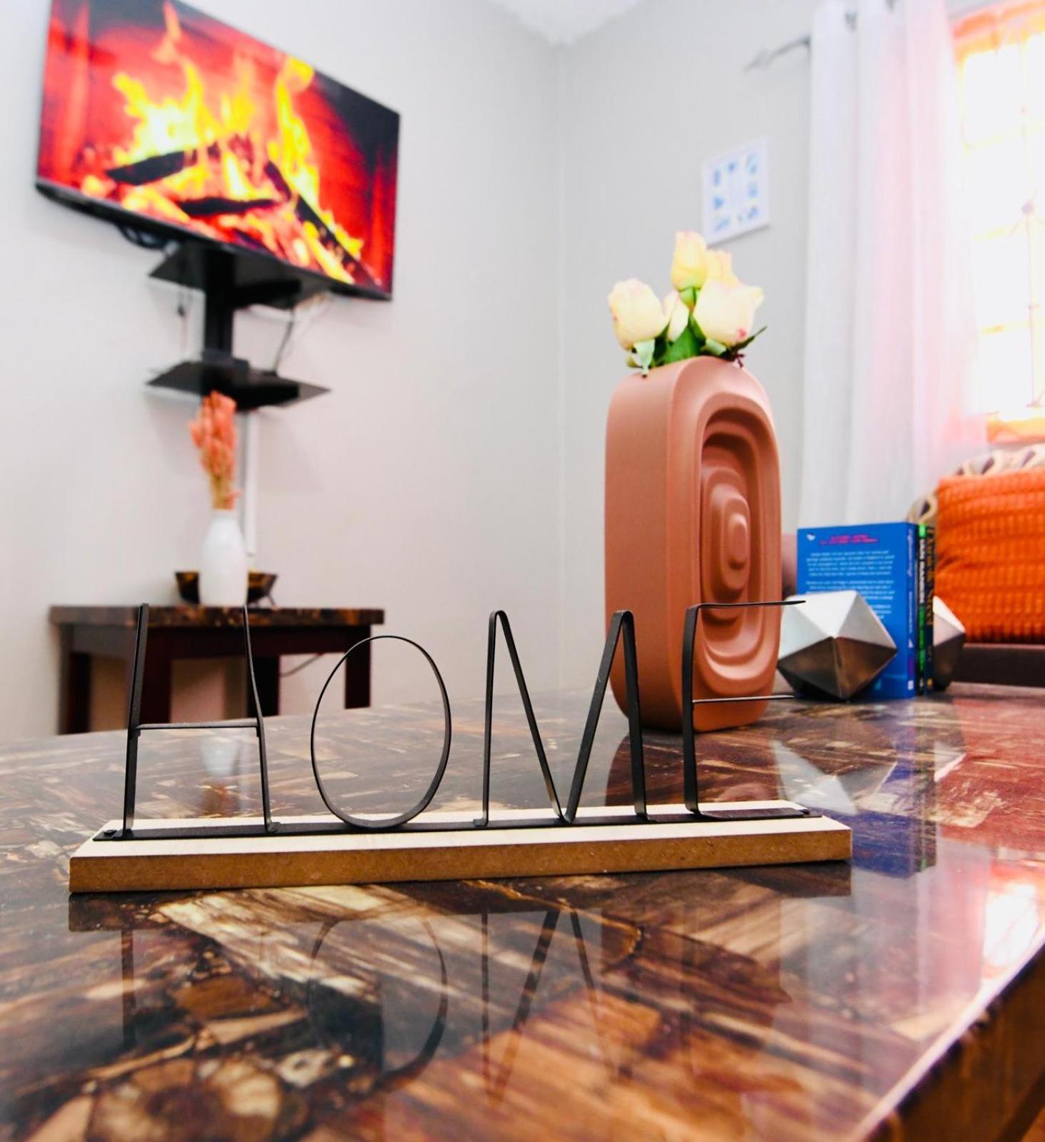 Cozy 2 Bedroom Townhouse In Gated Community, Kgn8 Newly Installed Solar Hot Water System Kingston Eksteriør bilde